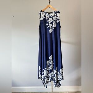 Reborn J Navy/White FloralPrint Handkerchief Hem Maxi Dress 96% Rayón 4% Spandex